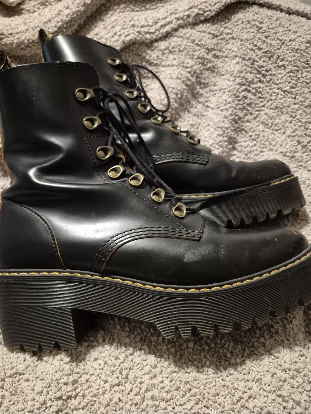 Dr Martens "Leona" Size 10 Chunky Sole Boot